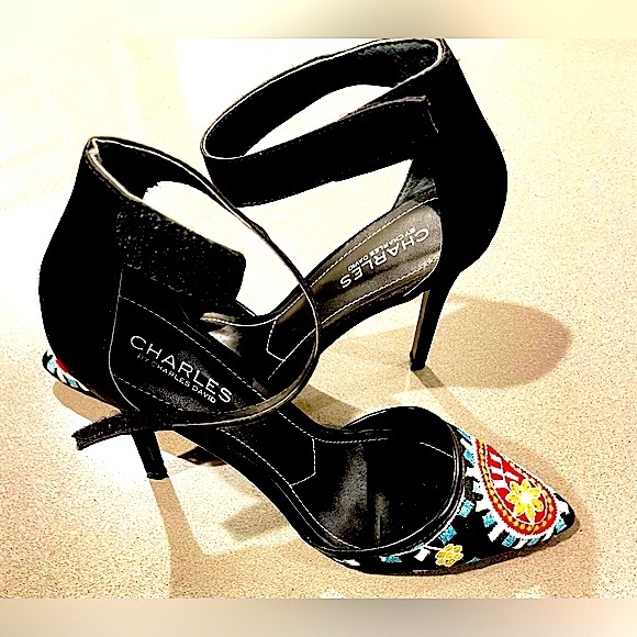 CHARLES BY CHARLES DAVID Pointer Pump Size 8 Color-BlackEmbroidered/Mesh 💕 - Picture 8 of 14